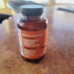 Non-GMO and gluten-free organic turmeric and ginger root powder