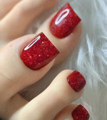 Banmagately soft-elastic formula on nail demonstrates comfortable snug fit.