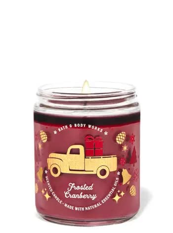 Bath and Body Works White Barn 1-Wick Candle with Essential Oils creates a cozy, holiday atmosphere.