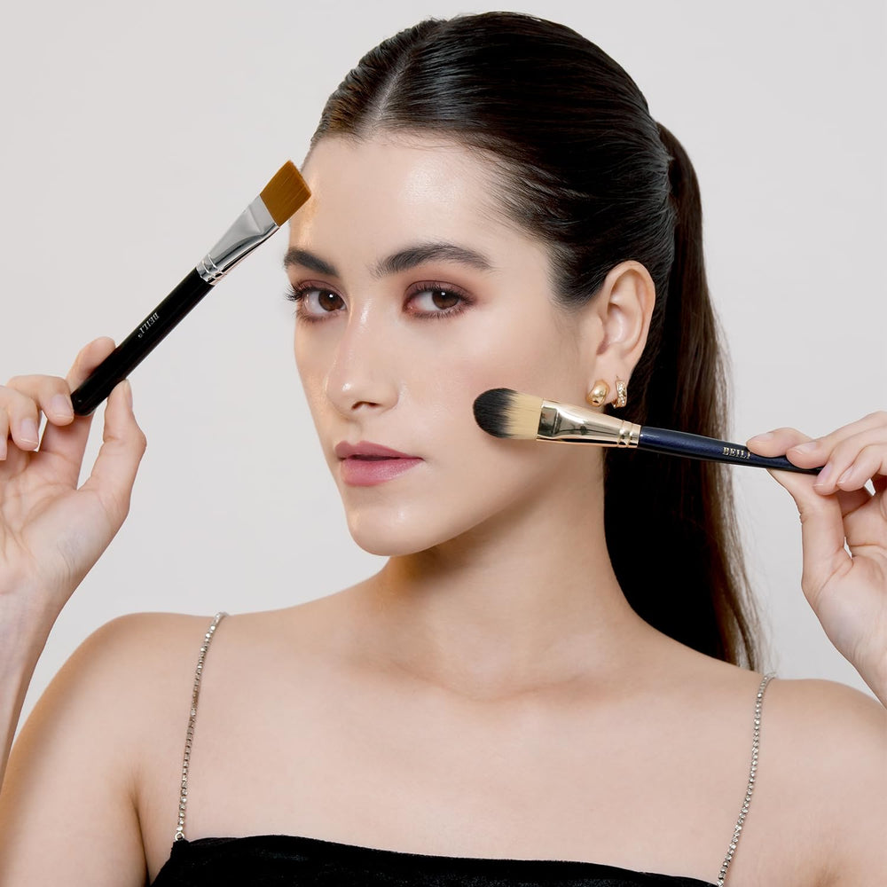 BEILI liquid foundation blending brush evenly distributes foundation for a natural finish.