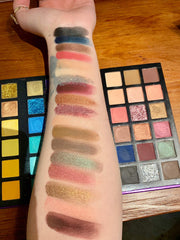 BestLand easy-blend texture helps novices create professional-looking eyes.