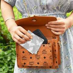 Set of butterfly-pattern cloths ideal for phones, cameras and glasses