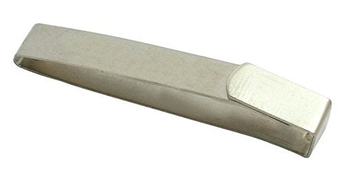 Burmax Scalpmaster collar clips secure the cape in place during styling