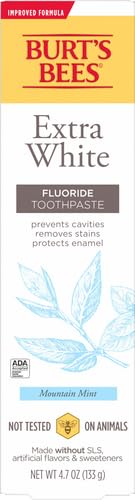 Front of Burt's Bees toothpaste box packaging.
