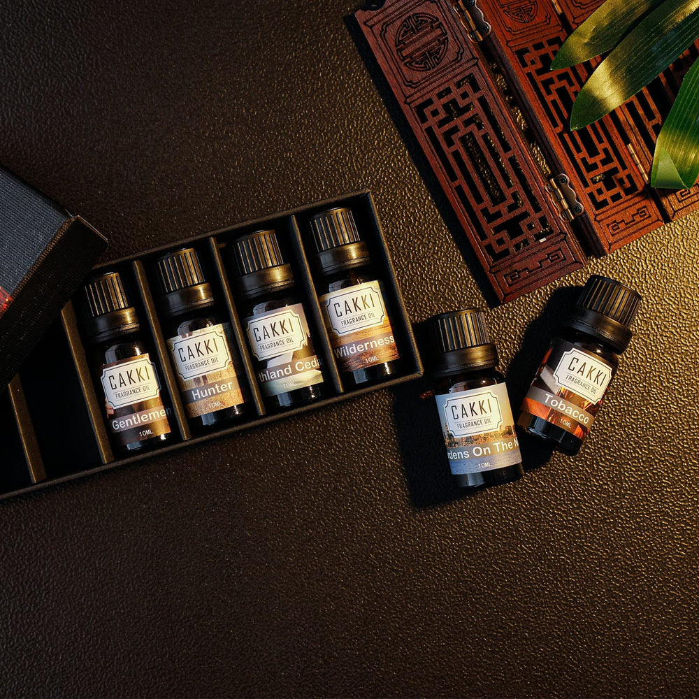 CAKKI Gentleman's Oils packaging-closeup highlighting purity and premium label
