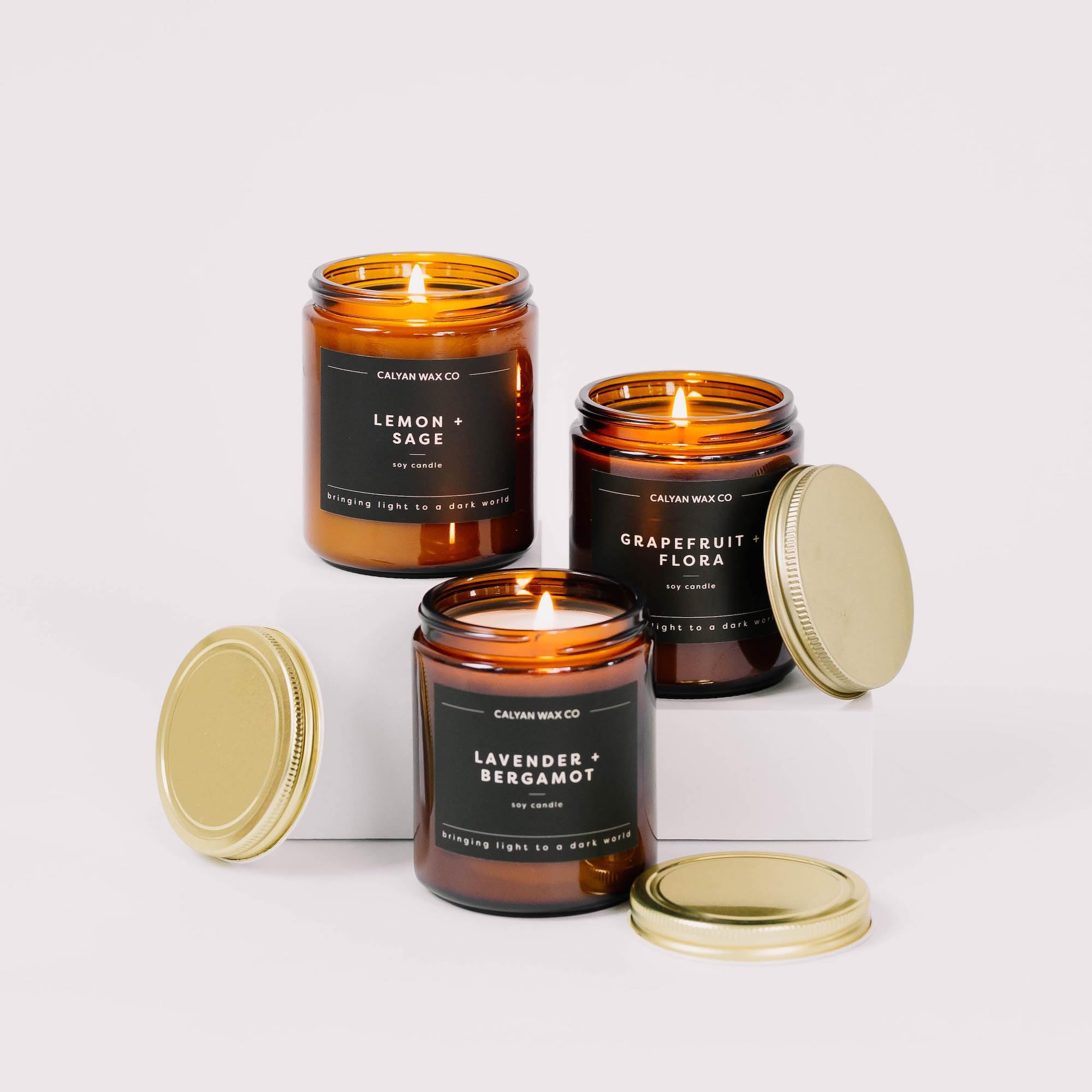 Home décor scene featuring Cedar & Tobacco candle