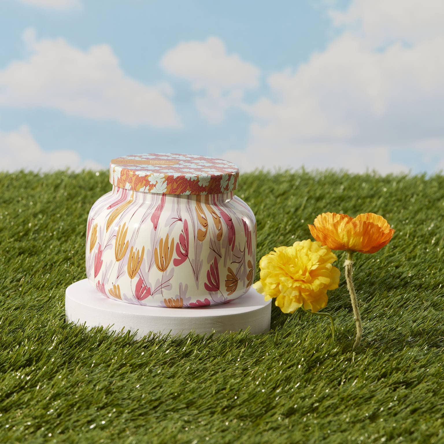 Close-up of Pineapple Flower Pattern Play label on candle