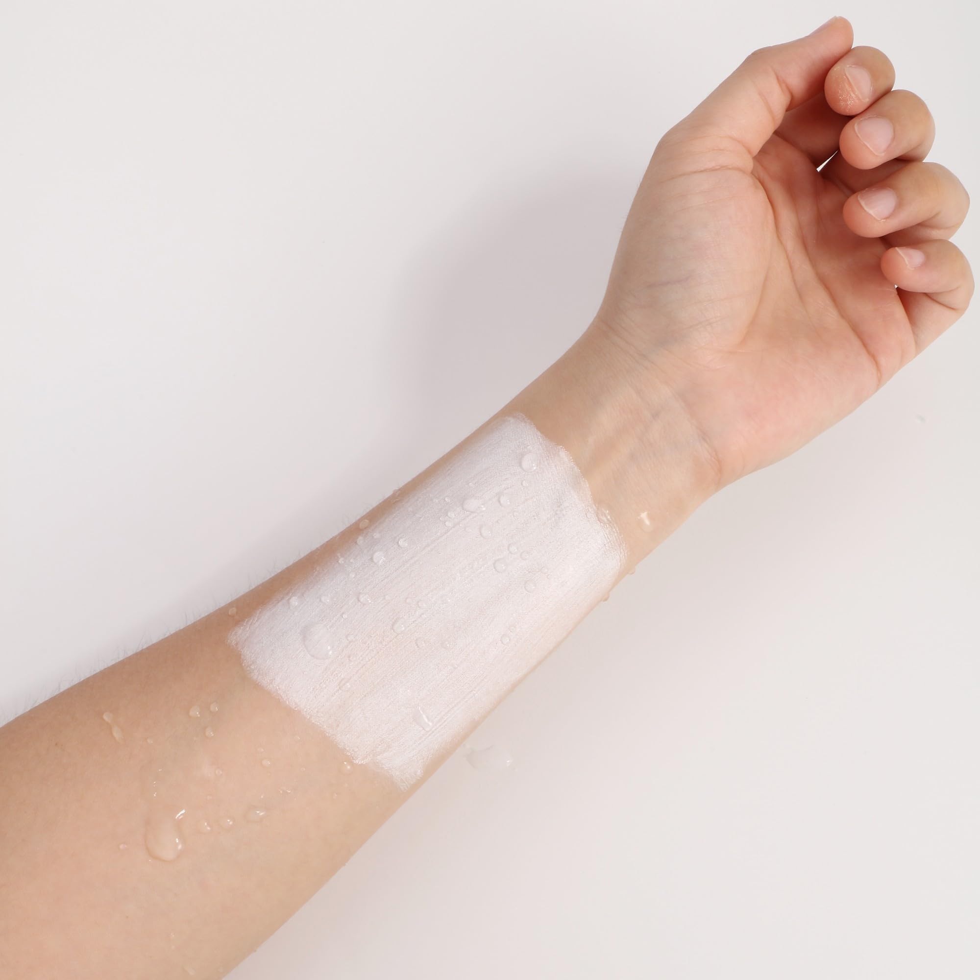 CCbeauty clown white liquid foundation showing long-wear result