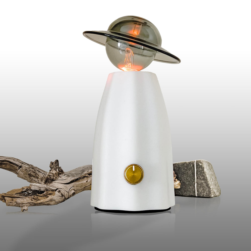 CHEZARTEMIS Scarecrow diffuser design close-up highlighting premium materials for a calming space