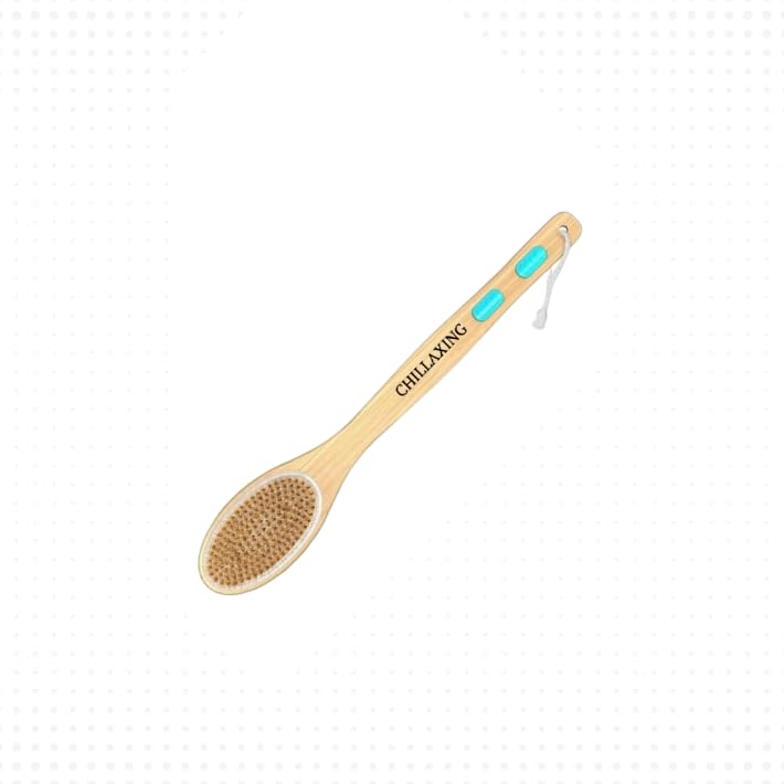 Chillaxing dual-sided bristles for gentle cleansing and firm exfoliation.