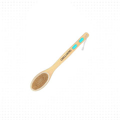 Chillaxing dual-sided bristles for gentle cleansing and firm exfoliation.