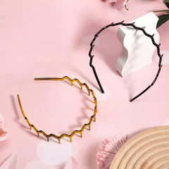 Chuangdi wavy-teeth headband adds subtle texture to any look.