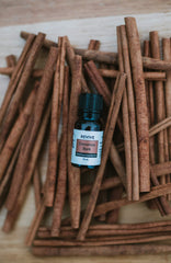 Cruelty-free and vegan cinnamon essential oil packaging