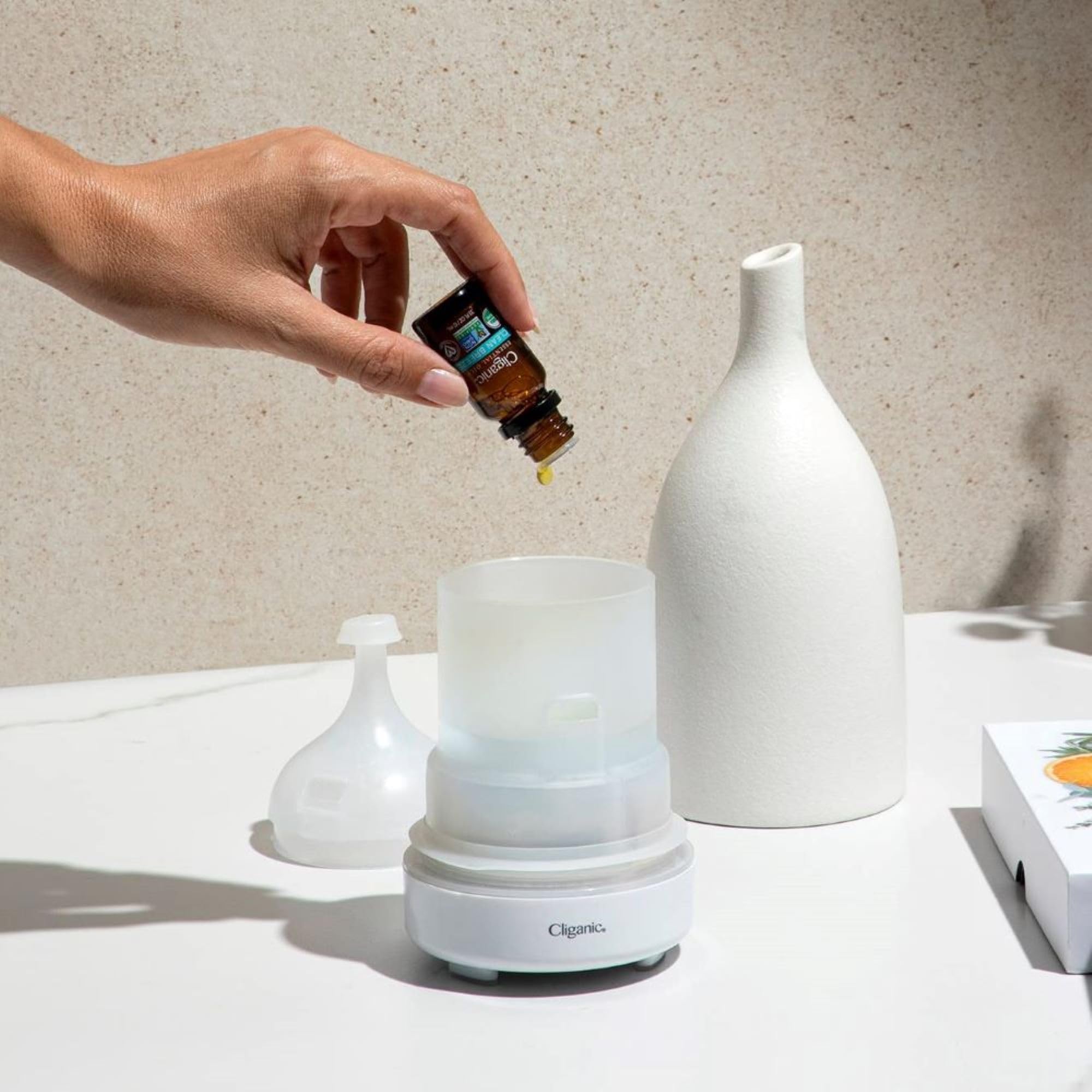 Non-GMO, vegan and cruelty-free icons for Cliganic Citronella Oil
