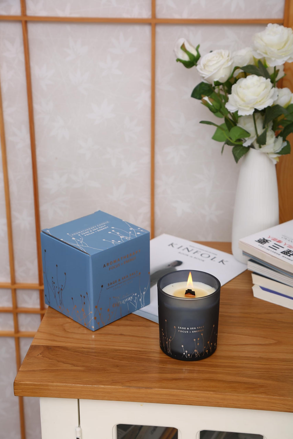 Coastal aroma featuring sage, sea salt, eucalyptus, jasmine, cedarwood