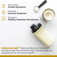 Scoop with colostrum powder for serving