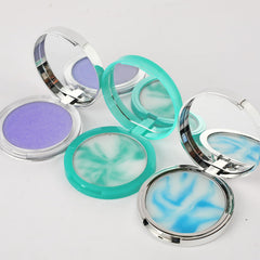 Cool Story setting-powder-application secures makeup with lasting hold.
