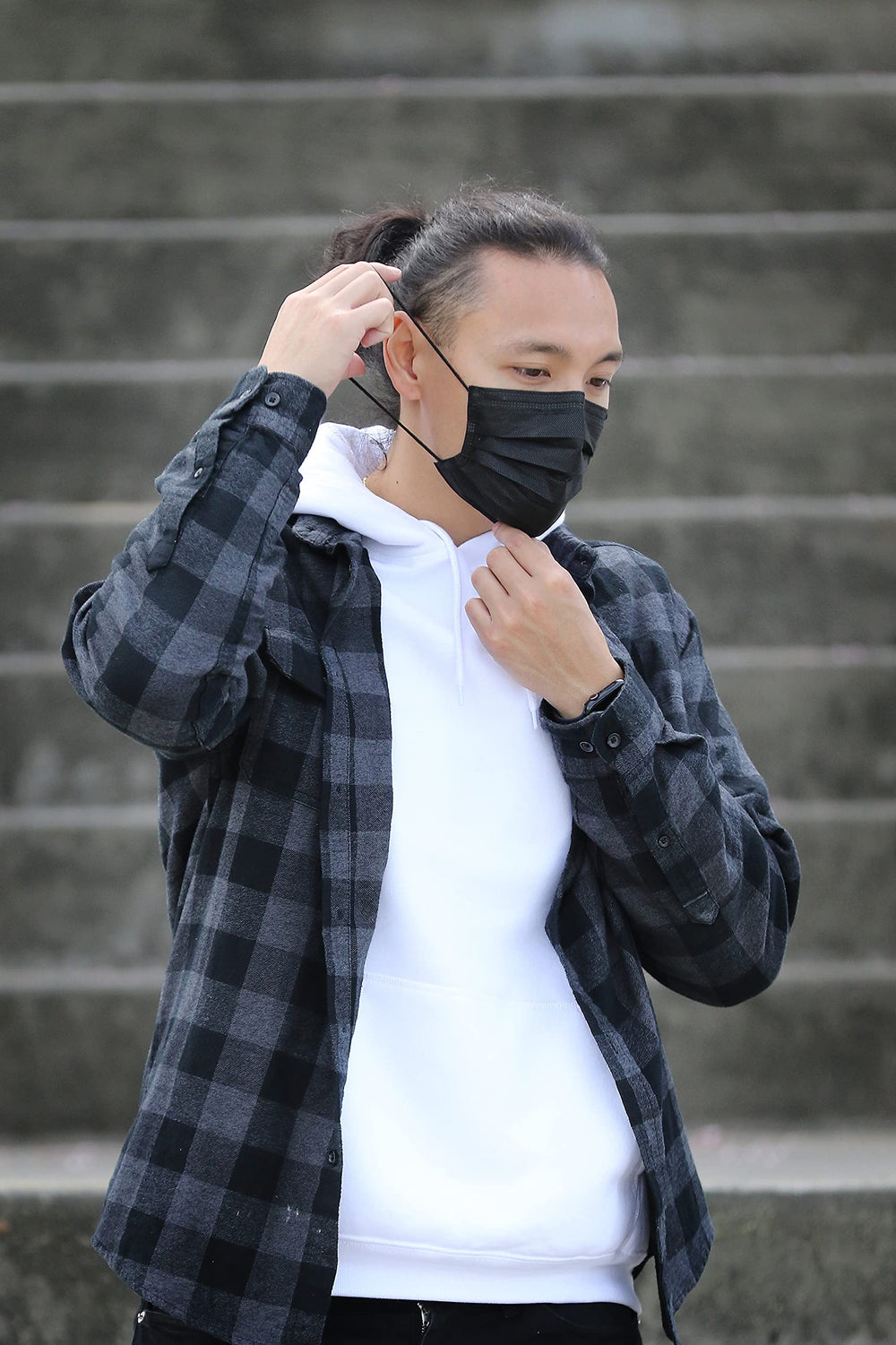 Pack of 50 Cranberry Carbon masks in black