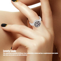 DAUERHAFT Aromatherapy ring adjustable fit demonstrated for comfortable wear