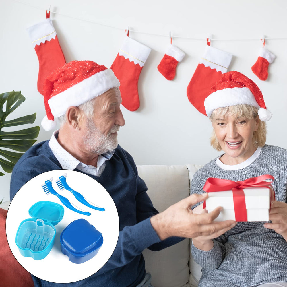 Compact denture box with lid suitable for oral care on the go