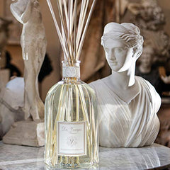Dr. Vranjes Magnolia Orchidea packaging signals gift-ready elegance.