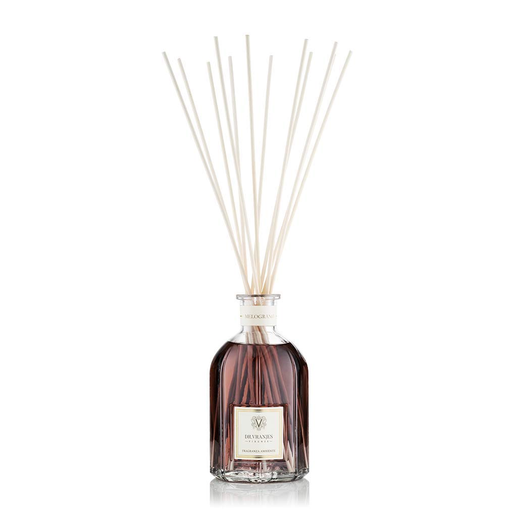 Dr. Vranjes Melograno diffuser cap highlights premium handcrafted detail.
