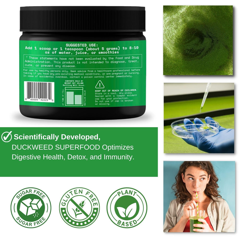Scooping VINATURA Duckweed Powder