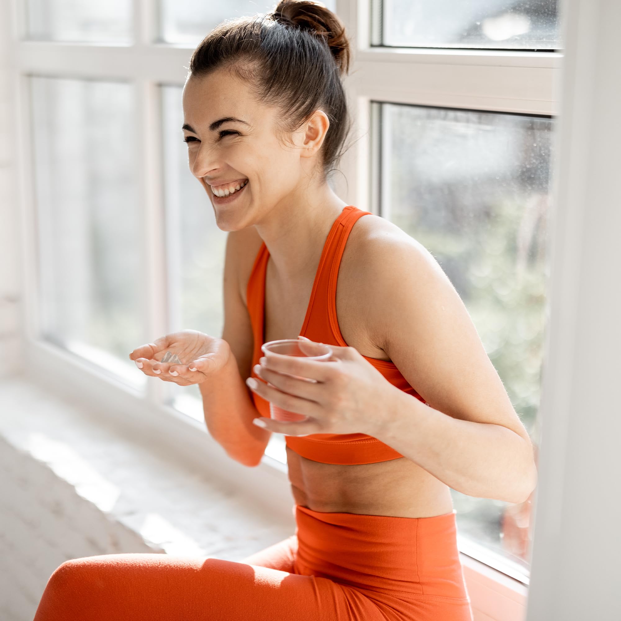 USA-encapsulated L-Glutamine capsules on bottle