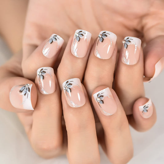 EchiQ Flowers short round nails with natural design for quick at‑home manicure
