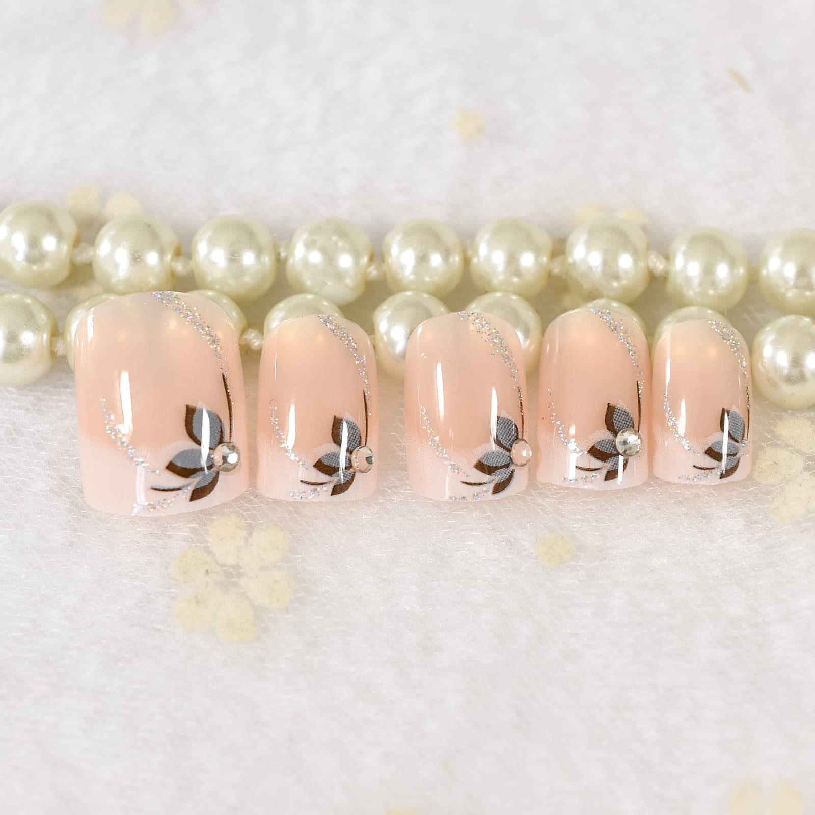 EchiQ glossy finish nails offering a durable, shiny daily look