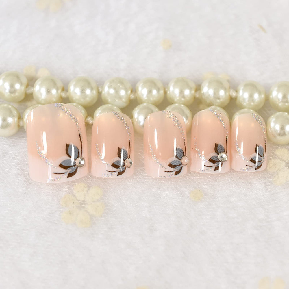 EchiQ glossy finish nails offering a durable, shiny daily look