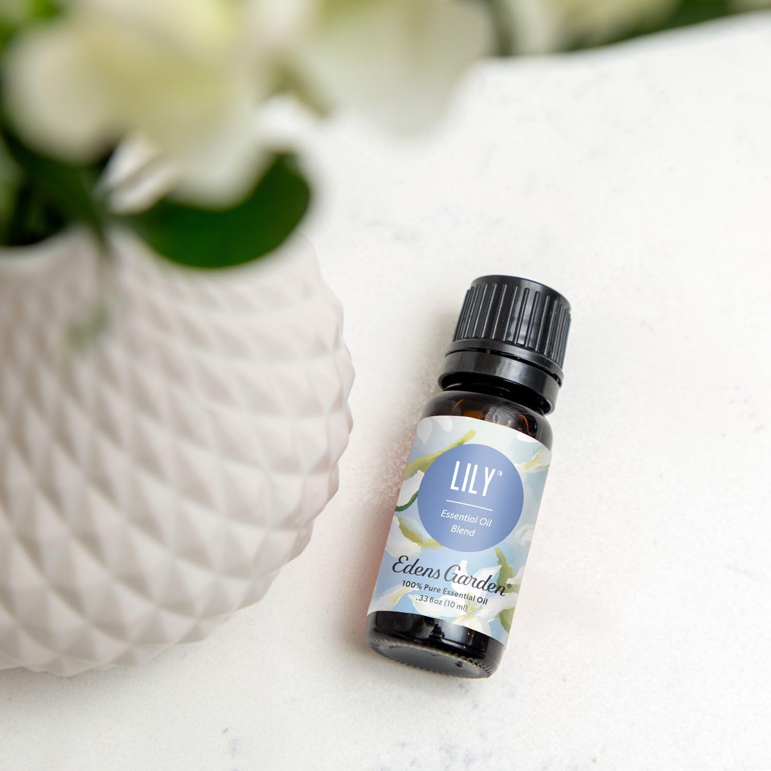 Box packaging for Lily essential oil blend