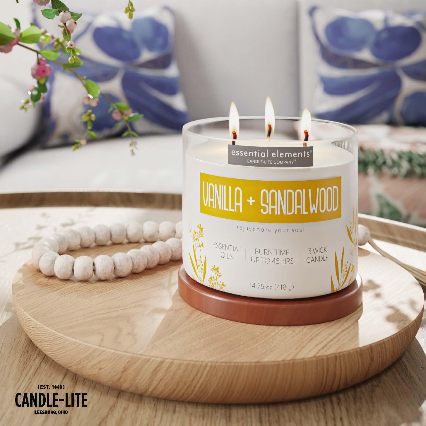 Close-up of three cotton wicks in Vanilla & Sandalwood candle
