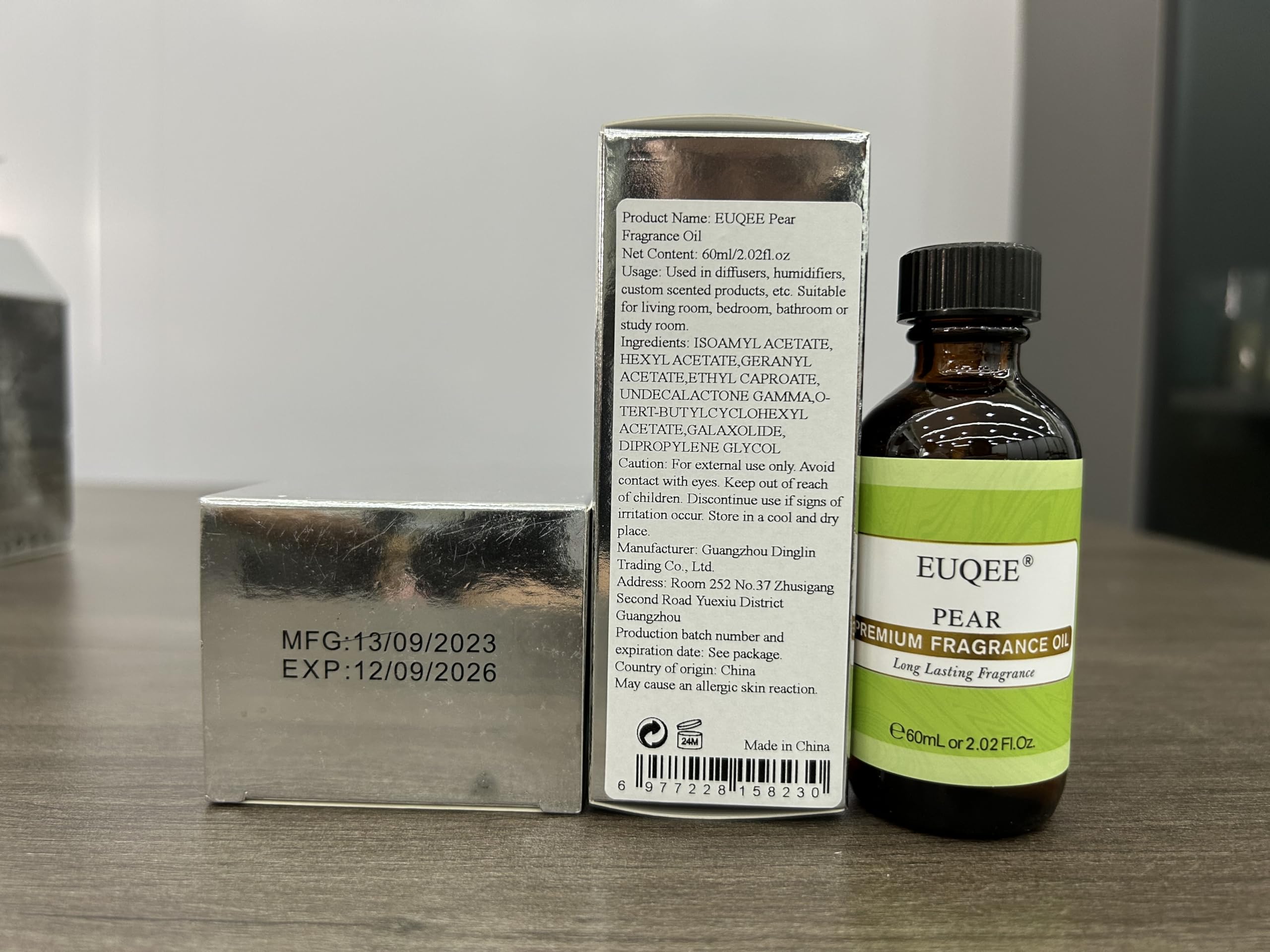 Gift-ready box of EUQEE Pear Fragrance Oil