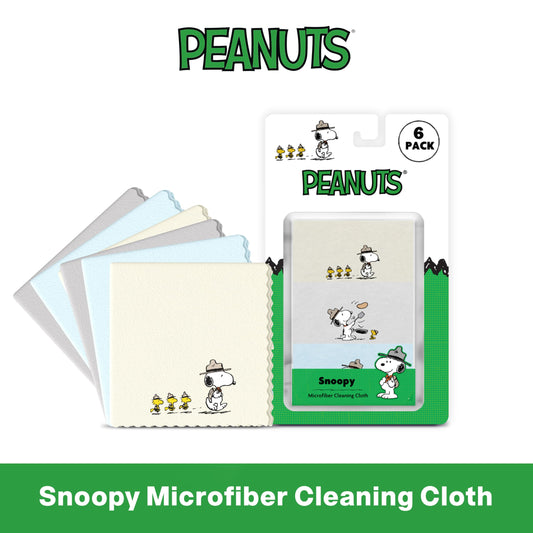 Eyeglasses cleaning cloth featuring Snoopy