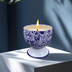 Fasize freesia-scented candle delivering fresh, uplifting notes.