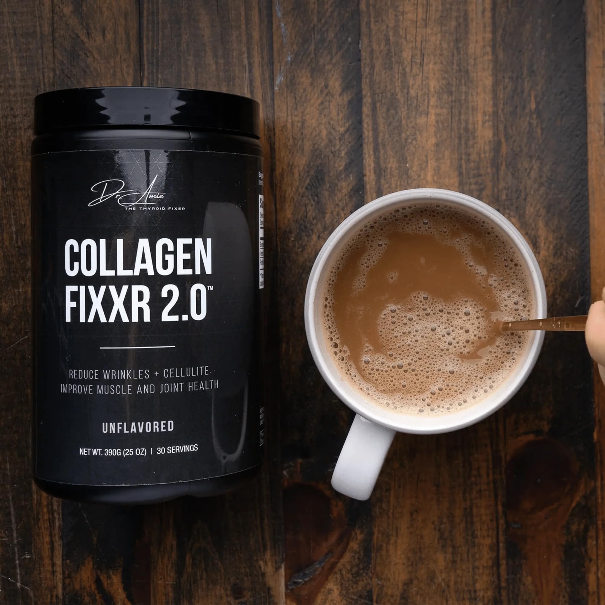 Lifestyle image: mixing Fixxr Collagen 2.0 into a beverage