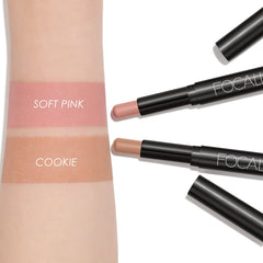 FOCALLURE Waterproof formula for all-day wear without creasing.