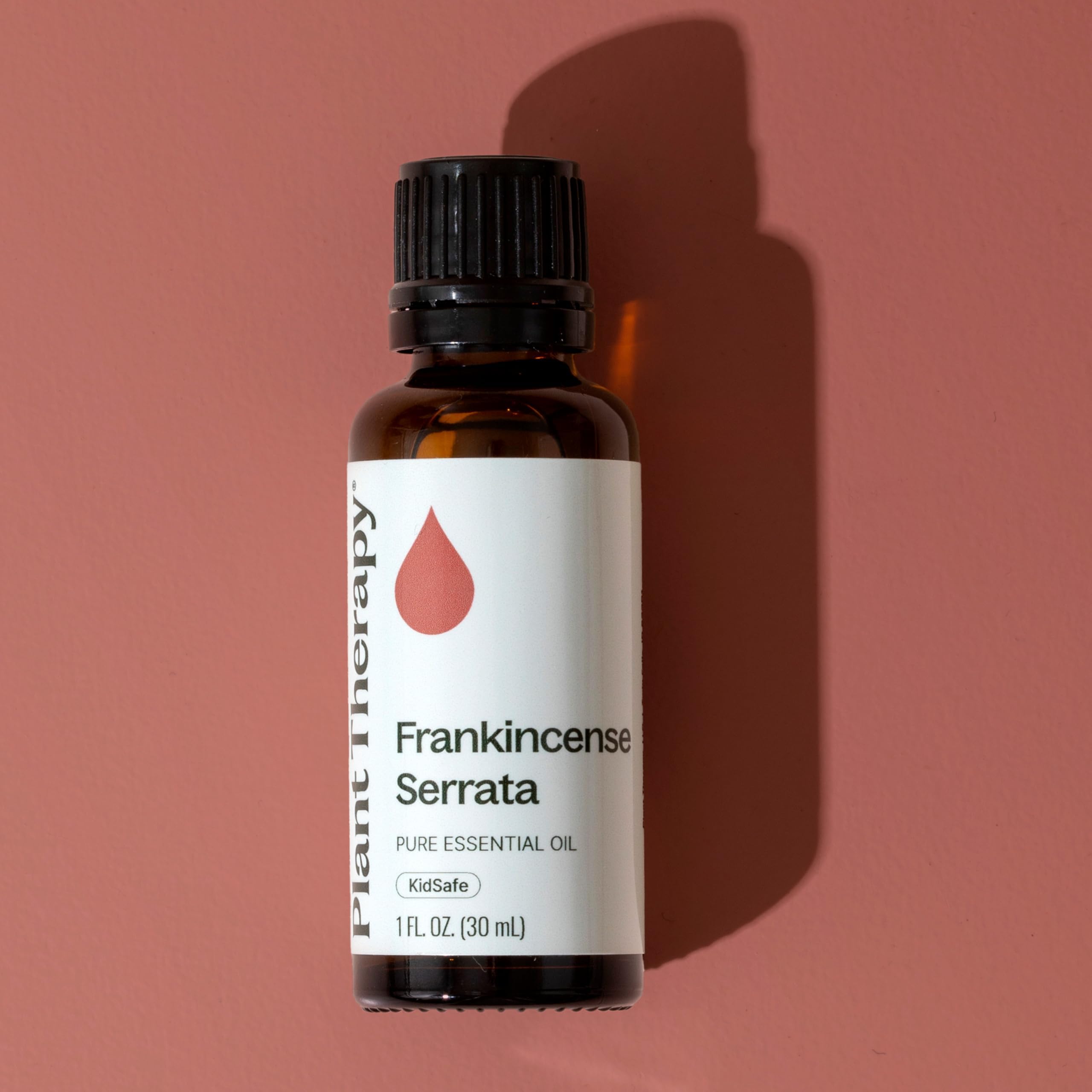 Cap and dropper of Frankincense Serrata essential oil bottle
