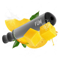 FÜM Zero Device mango flavor held in hand