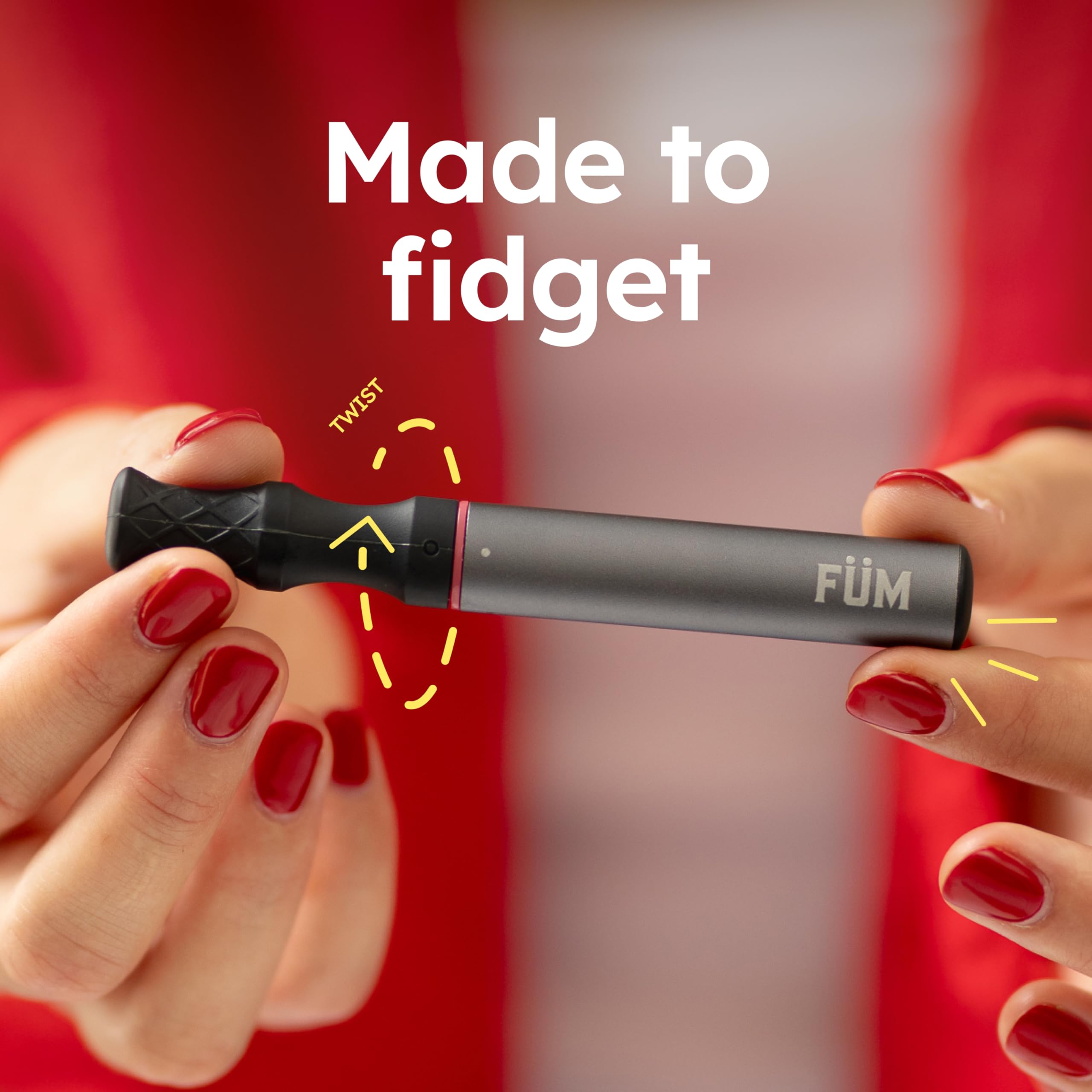 User holding FÜM Zero for use