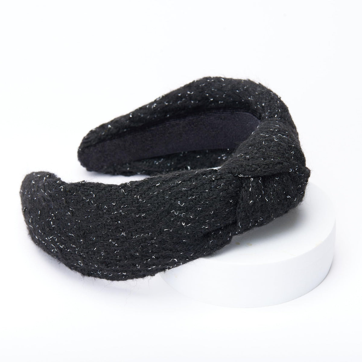 Funcosta knotted headband close-up shows soft fabric and refined knot for all-day wear