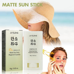 Gaayou Matte Sun Stick texture close-up shows non-greasy, silky finish.