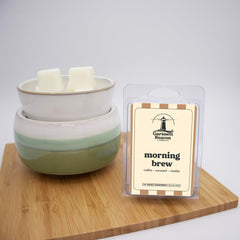 Garsnett Beacon Morning Brew Wax Melts cubes closeup show rich vanilla and caramel notes.
