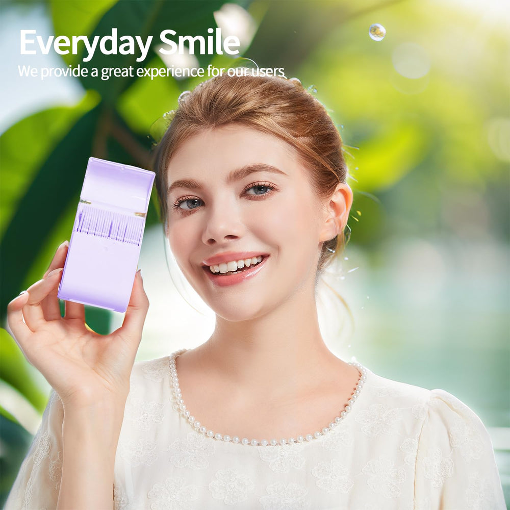 Travel-friendly mint floss case in white/purple