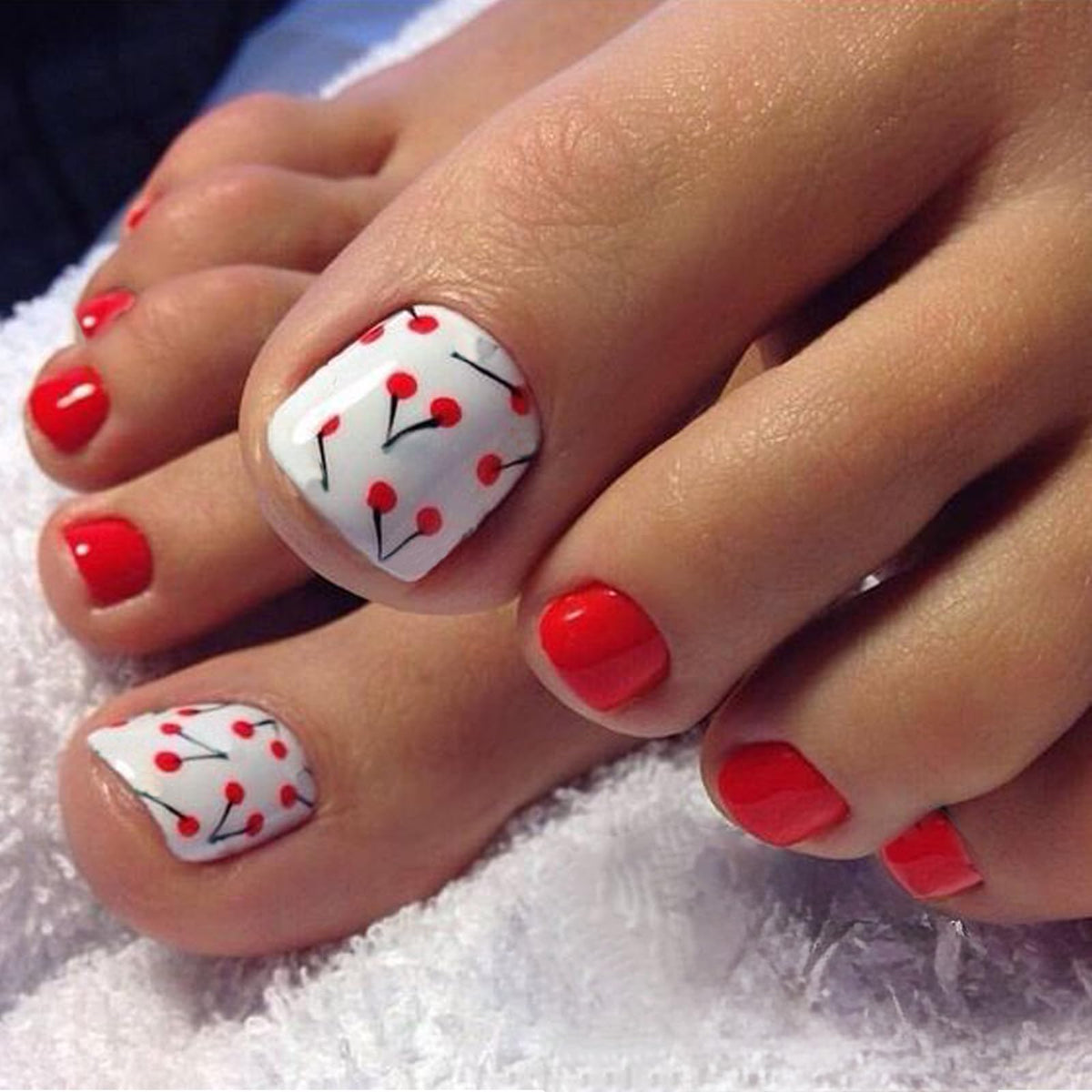 GLAMERMAID press-on toenails with red cherry gel glue for salon-grade shine at home