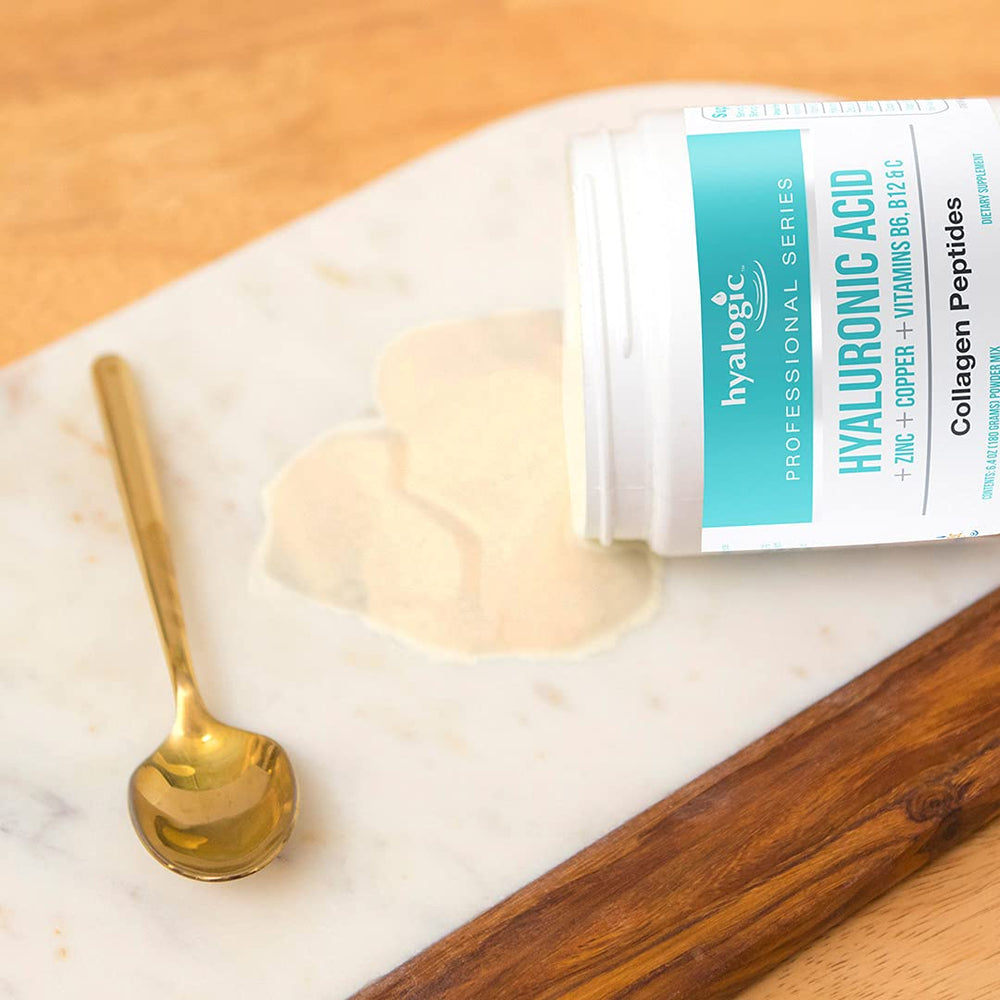 Collagen powder dissolving in water or beverage