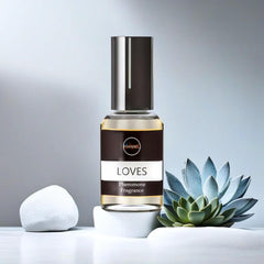 Haniel Goda woody base-notes close-up conveys lasting, refined presence.