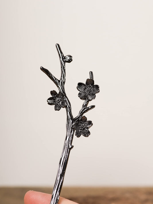 HAQUIL vintage barrette design suited for long hair braids and daily wear.