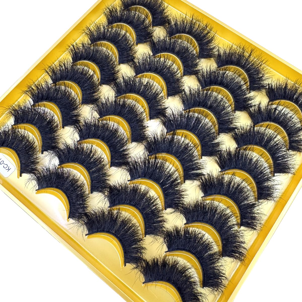 HBZGTLAD lightweight flexible-band lashes blend comfortably with natural eye shape.